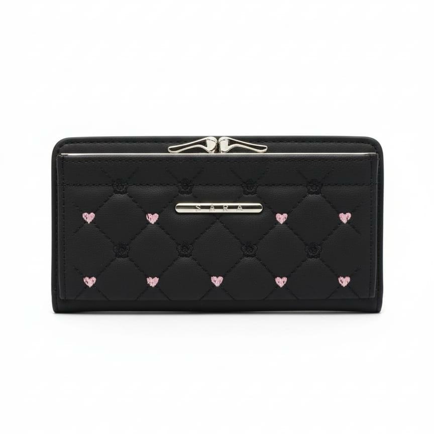 CARTERA BORDADA DE CORAZONES